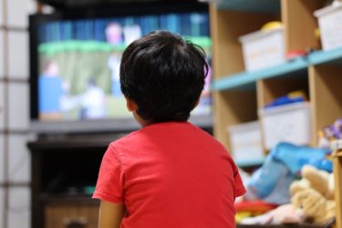 2歳のテレビ見過ぎ防止にタイマーを活用